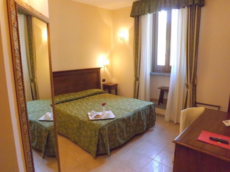 Hotel Relais Il Postiglione - Antica Posta dei Chigi Campagnano Di Roma Camera foto