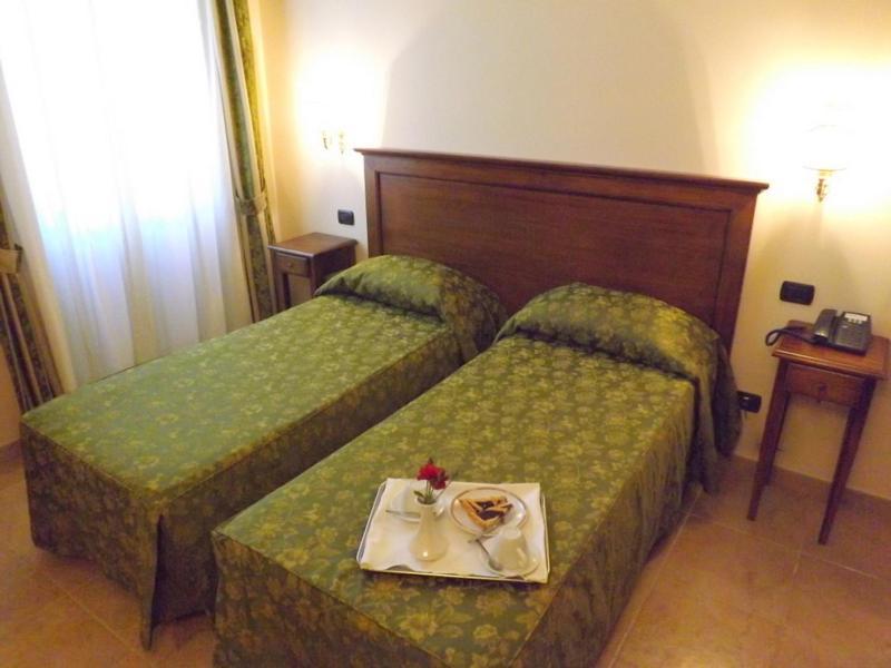Hotel Relais Il Postiglione - Antica Posta dei Chigi Campagnano Di Roma Camera foto