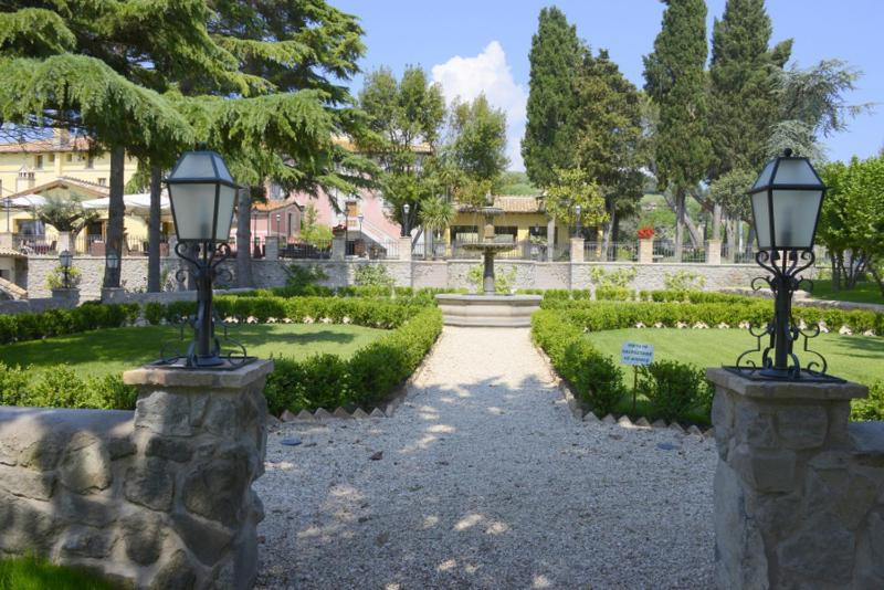 Hotel Relais Il Postiglione - Antica Posta dei Chigi Campagnano Di Roma Esterno foto
